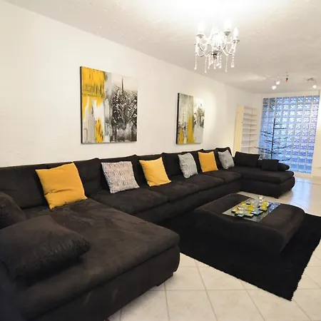 Tenerife Holiday Lounge דירה