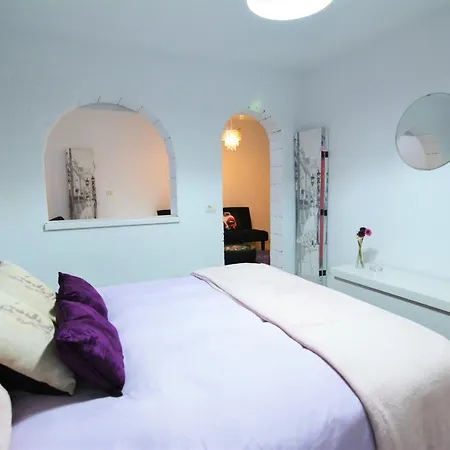 Tenerife Holiday Lounge Apartment