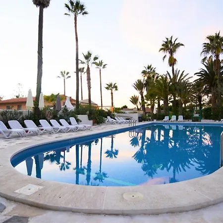 Tenerife Holiday Lounge *